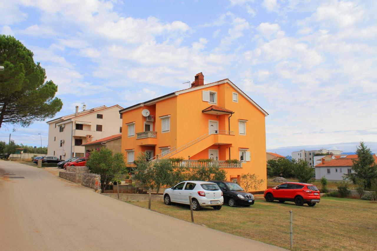 Apartmani Mladenka Malinska Exterior foto