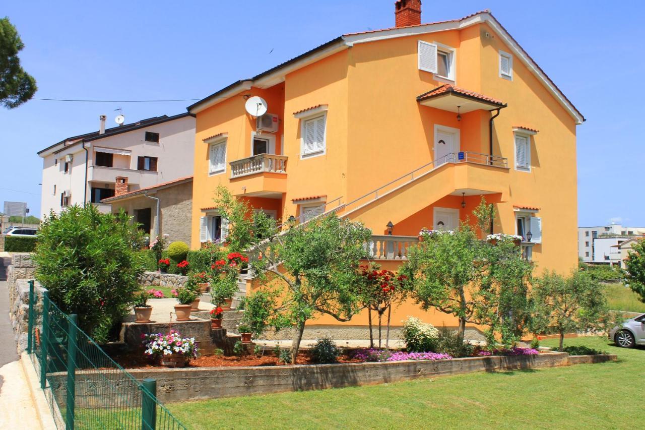Apartmani Mladenka Malinska Exterior foto