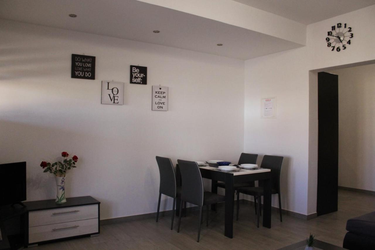 Apartmani Mladenka Malinska Exterior foto