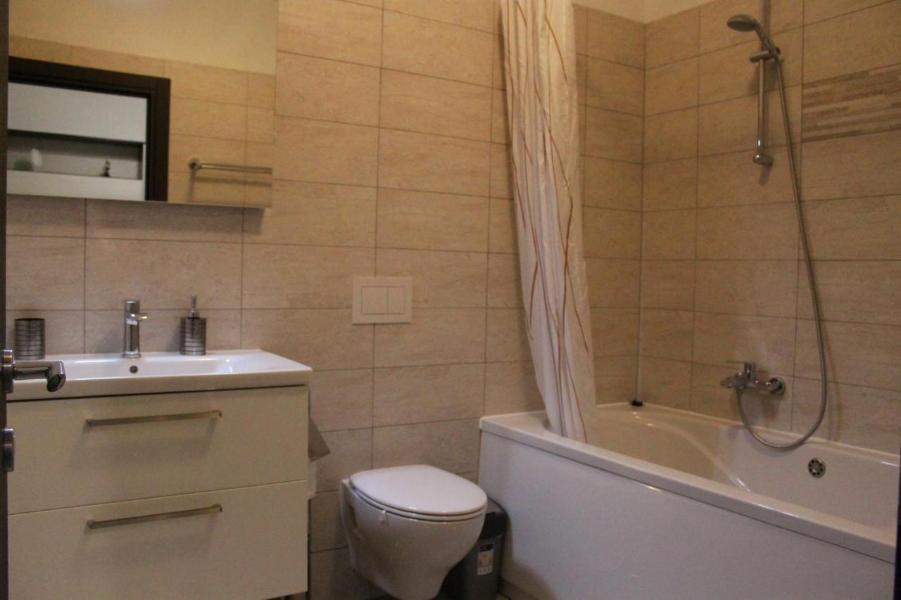Apartmani Mladenka Malinska Exterior foto