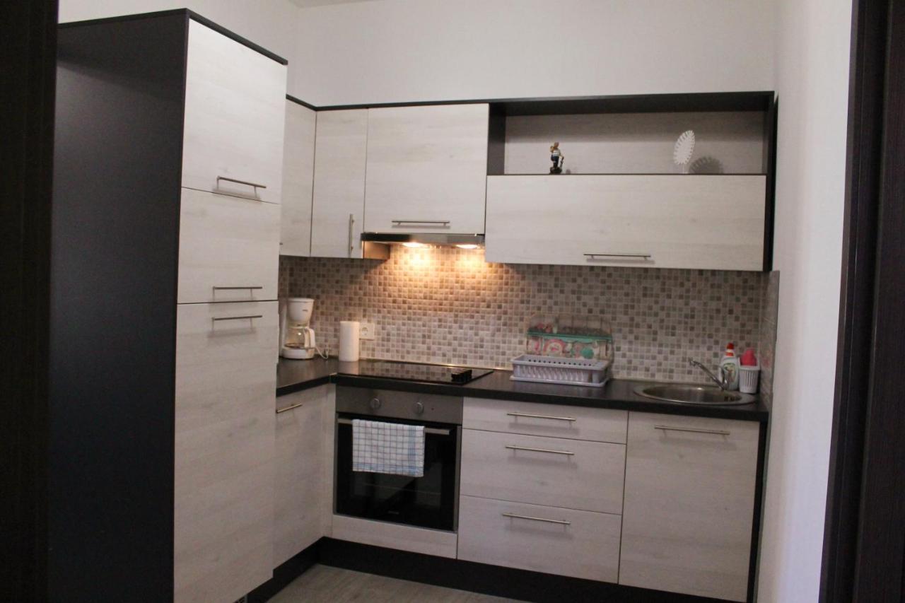 Apartmani Mladenka Malinska Exterior foto