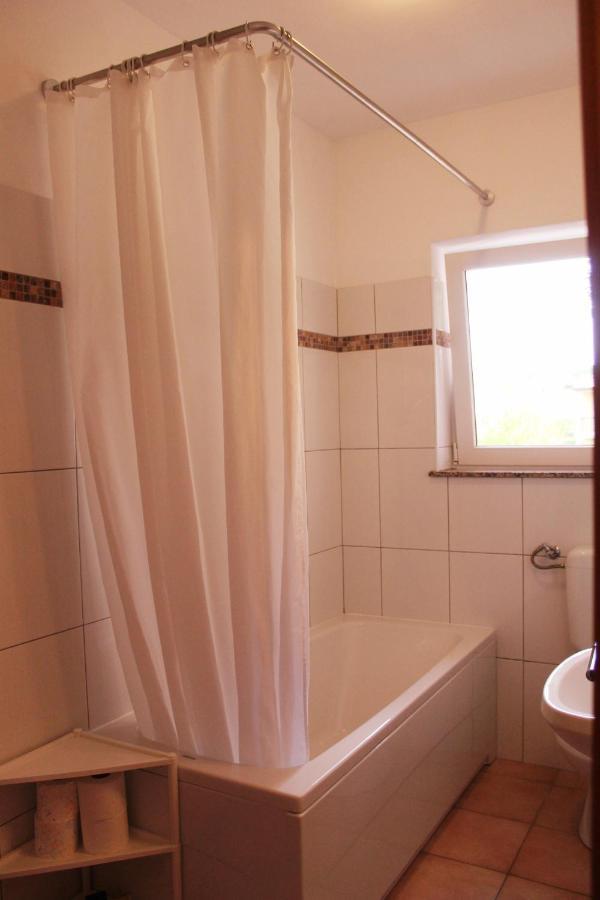 Apartmani Mladenka Malinska Exterior foto