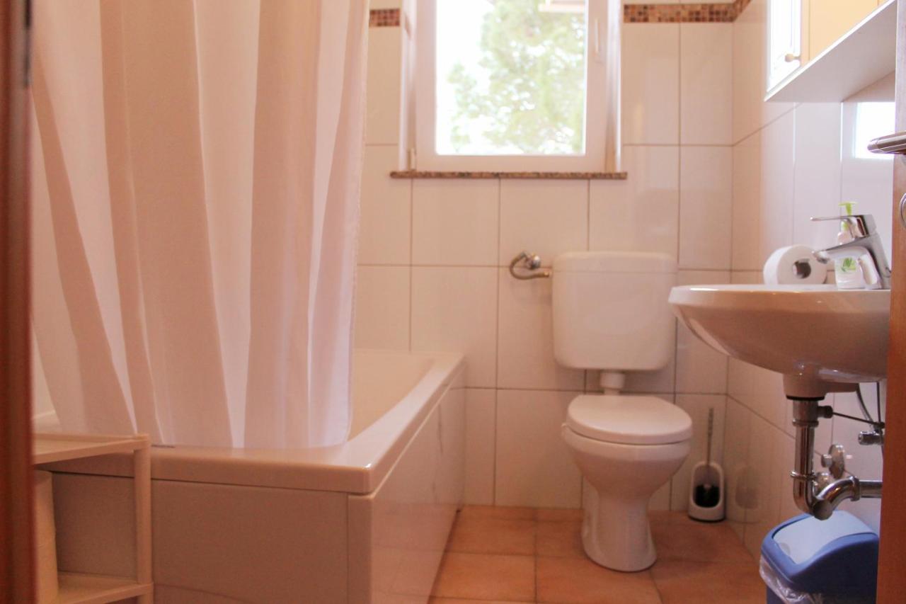Apartmani Mladenka Malinska Exterior foto