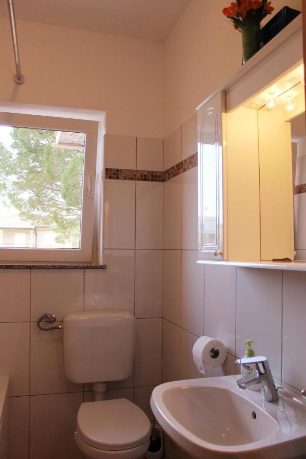 Apartmani Mladenka Malinska Exterior foto