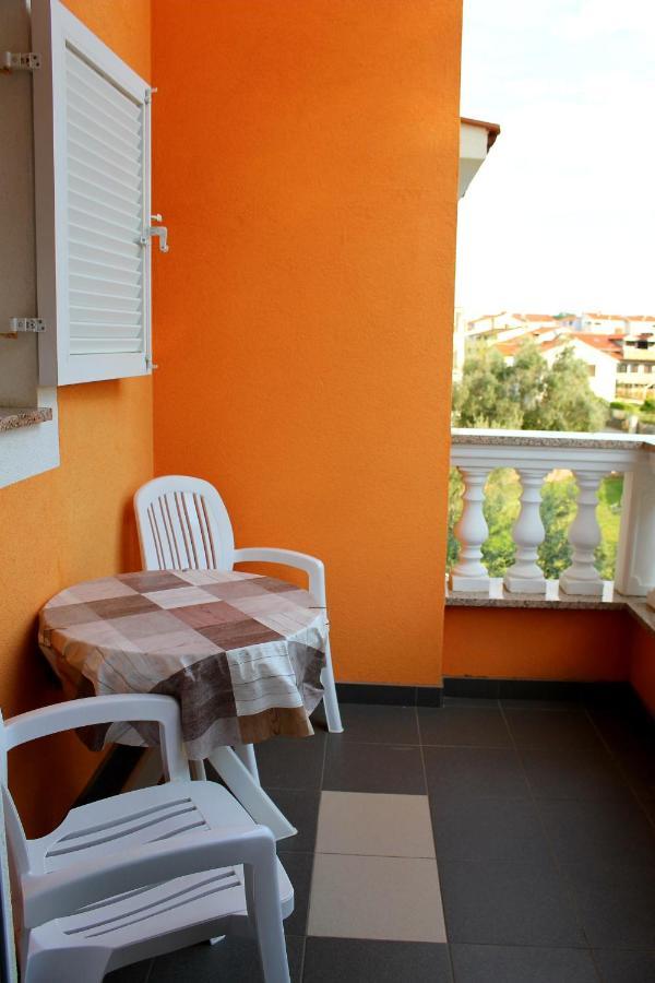 Apartmani Mladenka Malinska Exterior foto