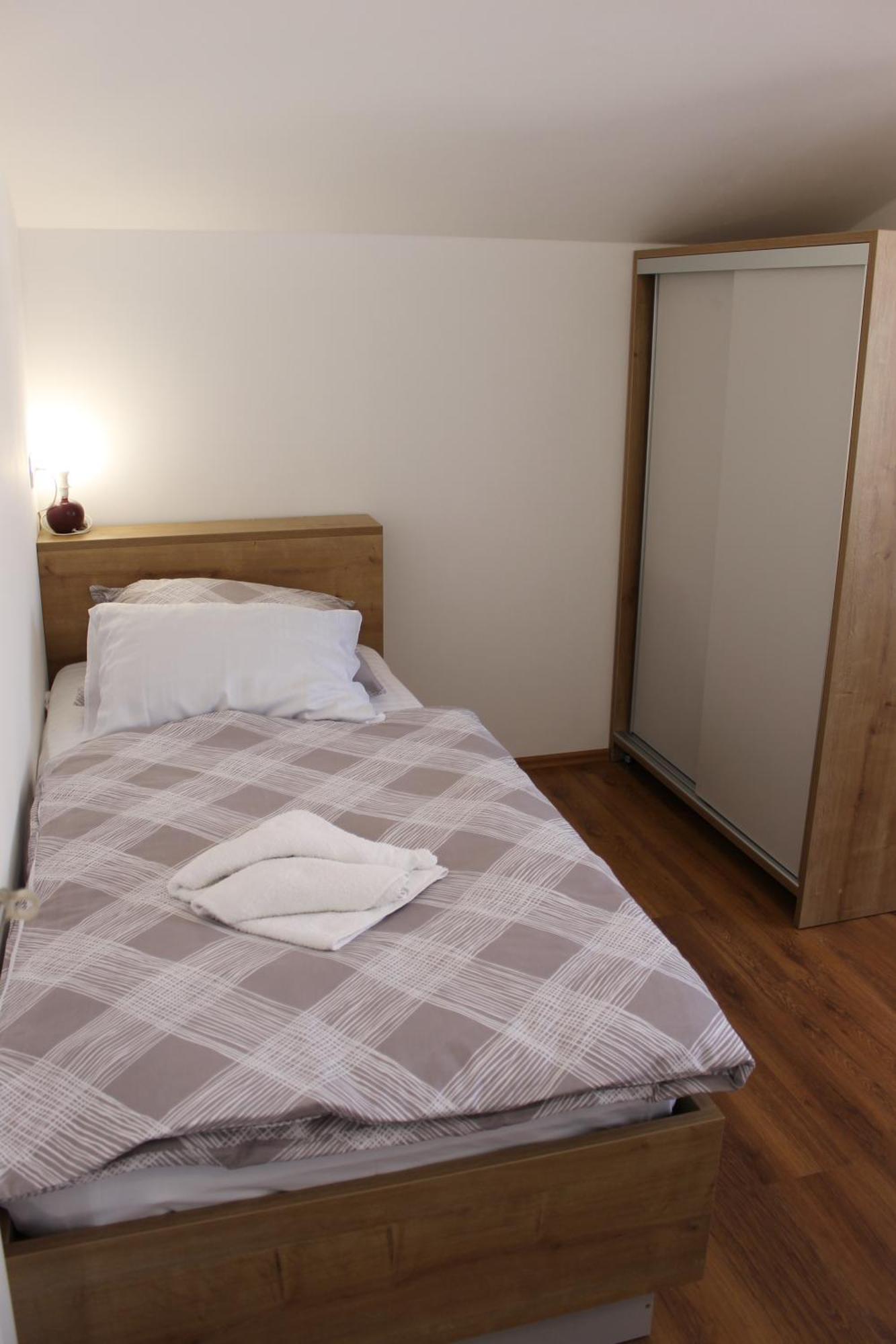 Apartmani Mladenka Malinska Exterior foto