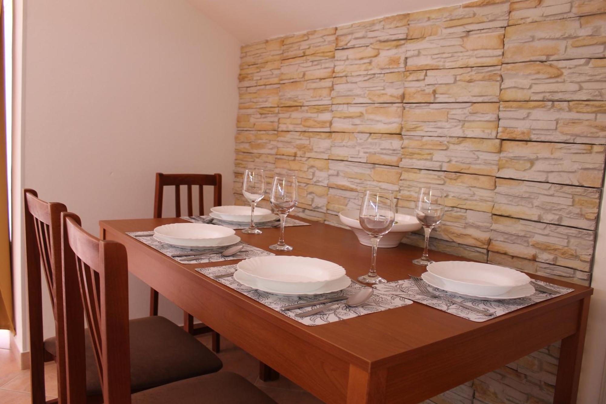 Apartmani Mladenka Malinska Exterior foto