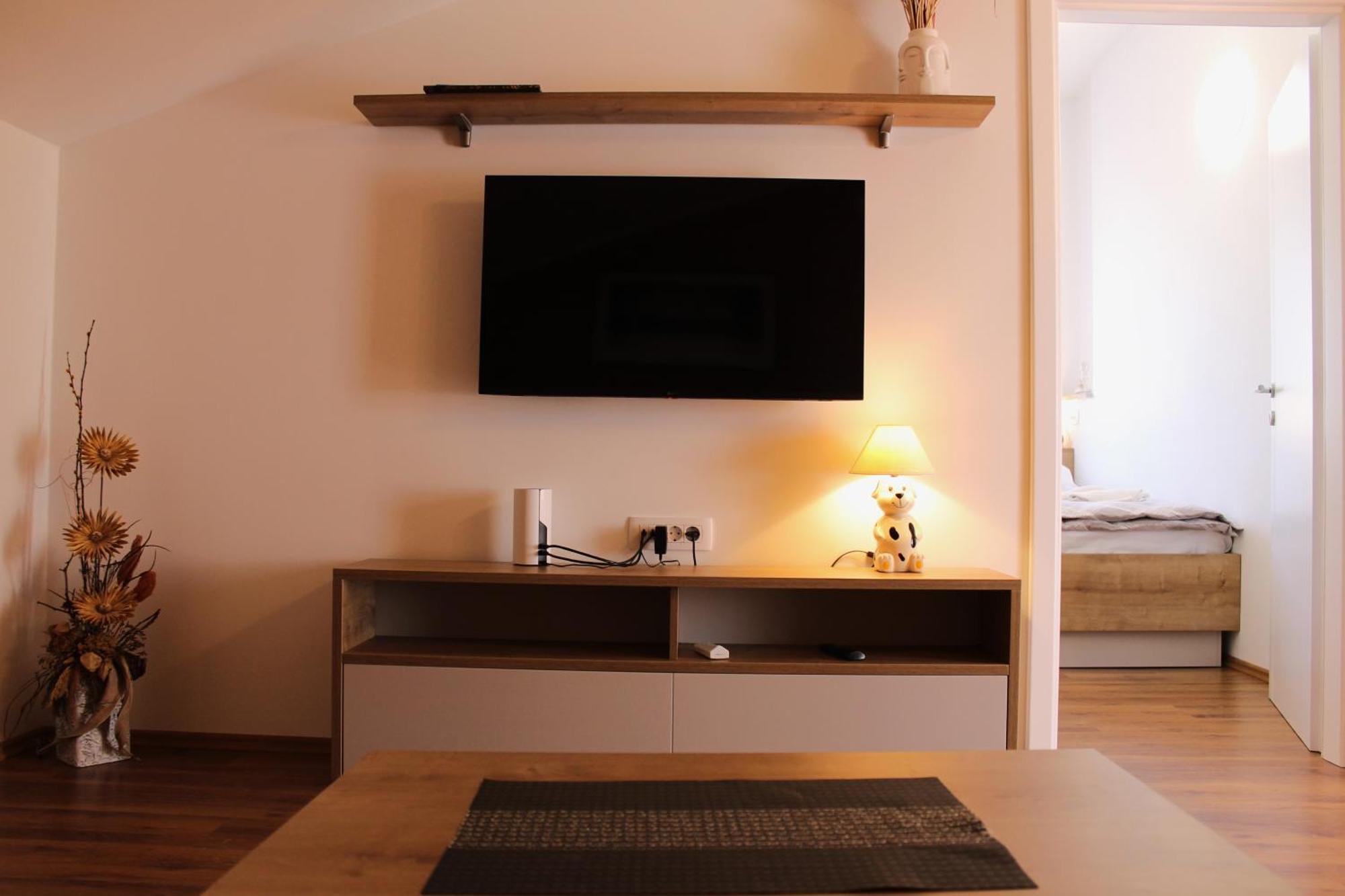 Apartmani Mladenka Malinska Exterior foto