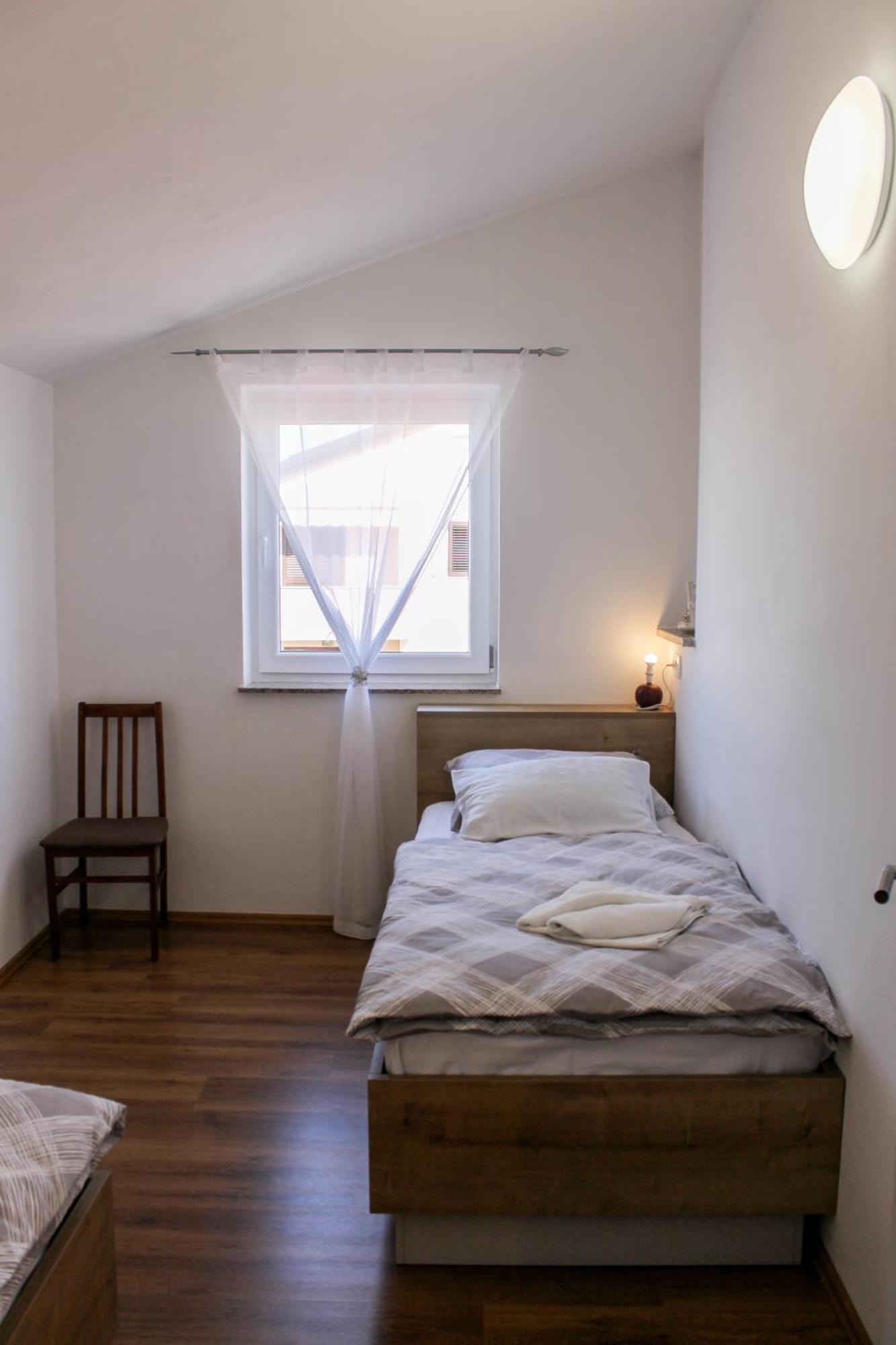 Apartmani Mladenka Malinska Exterior foto
